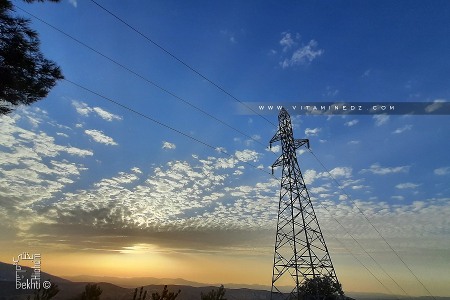 Joli coucher de soleil avec ciel nuageux (Forêt de Tlemcen)
