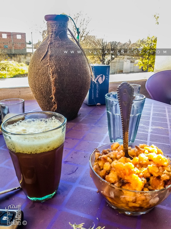 Un bon thé de Sebdou avec du Rfiss