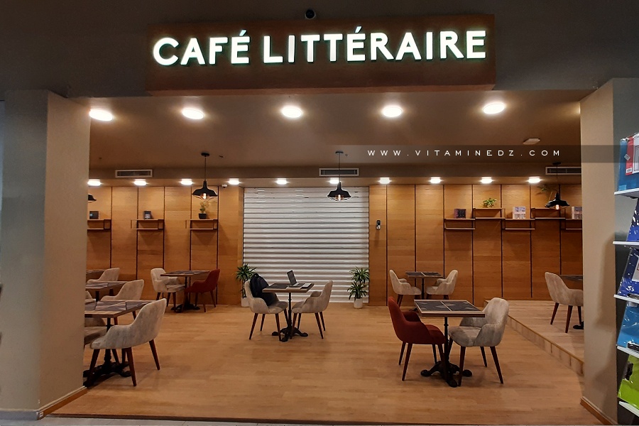 Très beau café littéraire au centre commercial d'Essenia Oran