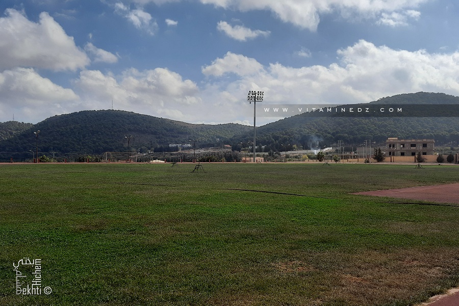 Tlemcen, pelouse du stade de Lalla Setti