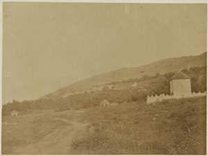Vue du village sacré de Bou-Médine (Image de propagande coloniale)