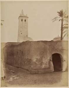 Sidi-Okba. Entrée de la mosquée (Image de propagande coloniale)