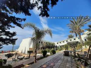Très belle terrasse de cafétéria de l'hôtel Ziri de Ghazaouet