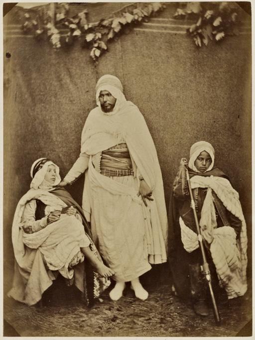 Ali ben Riah Kalifat de son frère, Bel Hadj, agha des Ouled Riahet ses deux neveux, Mrah et Ahmed Ouled bel Hadj (Image de propagande coloniale)