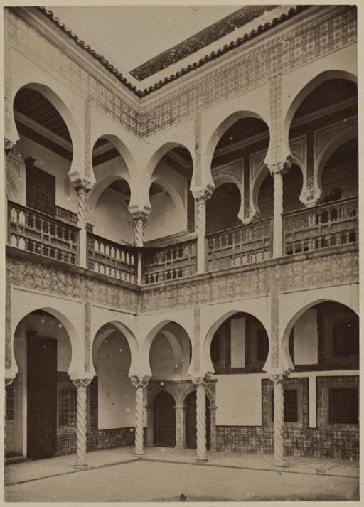 Alger. Cour mauresque du Palais archiépiscopal (Image de propagande coloniale)