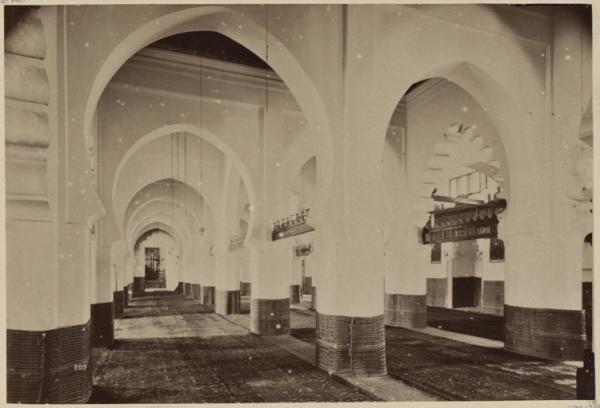 Alger. Intérieur de la mosquée el-Kébir (Image de propagande coloniale)