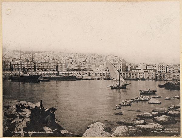 Alger. Vue générale à l'entrée du port d'Alger (Image de propagande coloniale)