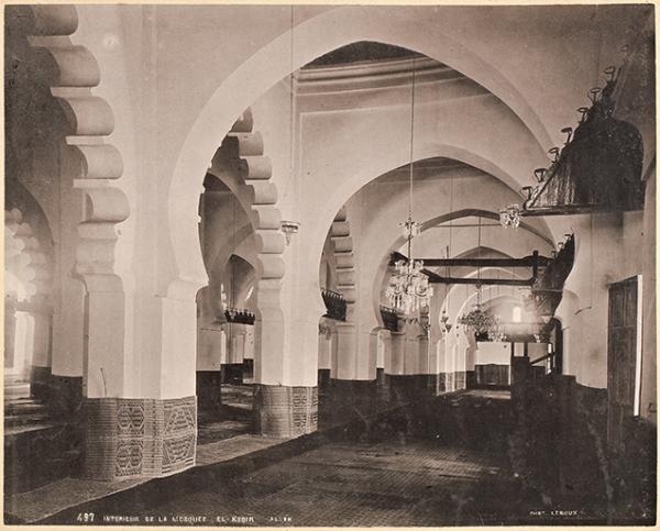 Alger. Intérieur de la mosquée El Kebir (Image de propagande coloniale)
