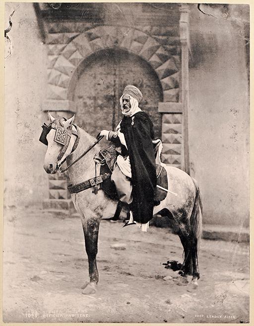 Officier indigène (Image de propagande coloniale)