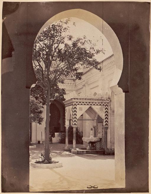 [Fontaine de la Grande mosquée d'Alger'] (Image de propagande coloniale)