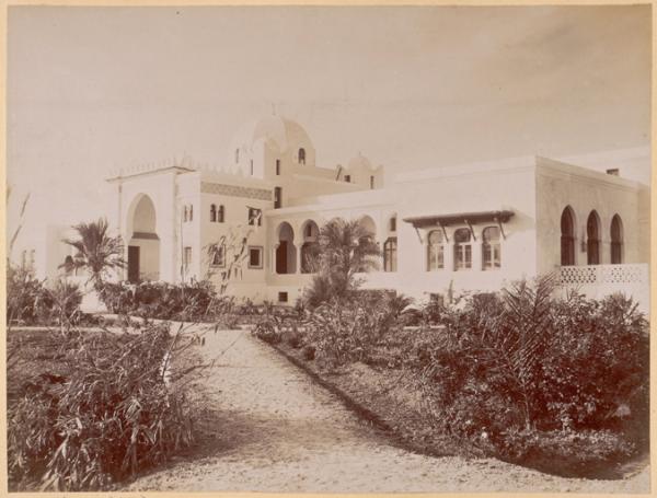 [Biskra Royal Hôtel] (Image de propagande coloniale)