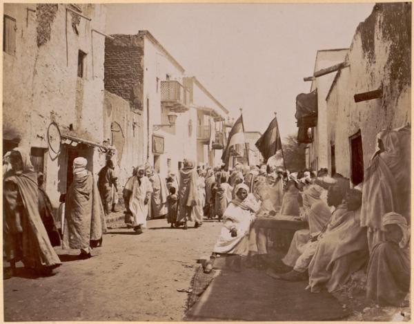 [Une rue de Biskra] (Image de propagande coloniale)