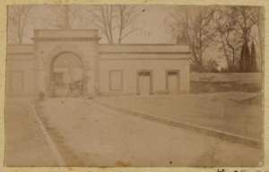 Blida. Porte Zaouïa (Image de propagande coloniale)