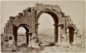 Lambessa. Arc de triomphe de Septime Sévère (Image de propagande coloniale)