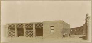 Adrar. Maison du lieutenant Cabon (Image de propagande coloniale)