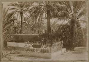 Tombes des indigènes et des tirailleurs sahariens tués à l'assaut (Image de propagande coloniale)