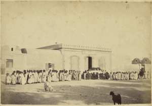 1891. Touggourt. École communale (sortie des élèves) (Image de propagande coloniale)