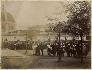 [Réception officielle d'un chef indigène peut-être un chef touareg ' à Bône'] (Image de propagande coloniale)