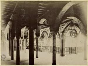 [Constantine. Galerie du palais du bey de Constantine, siège de la division militaire] (Image de propagande coloniale)