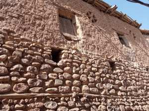 مبنى قديم بمنعة