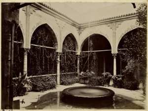 [Constantine. Jardin du palais du bey de Constantine, siège de la division militaire] (Image de propagande coloniale)