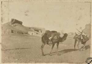 [Une caravane] (Image de propagande coloniale)