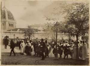 [Réception officielle d'un chef indigène peut-être un chef touareg ' à Bône'] (Image de propagande coloniale)