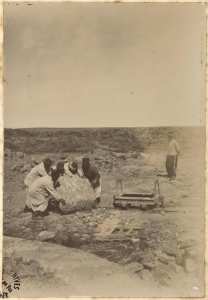 [Groupe de la colonne Pujat chargé de la construction du Fort Lallemand à Hassi bel Héirane] (Image de propagande coloniale)