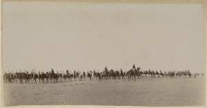 Revue pour remettre la croix de chevalier au Maréchal des logis Joly. Timimoun 1902 (Image de propagande coloniale)