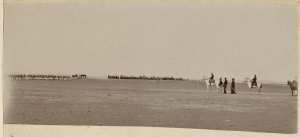 Revue pour remettre la croix de chevalier au Maréchal des logis Joly. Timimoun 1902 (Image de propagande coloniale)