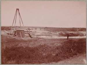Port-aux-Poules. Forage (Image de propagande coloniale)