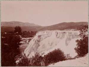 Hammam-Meskoutine. La grande source (Image de propagande coloniale)