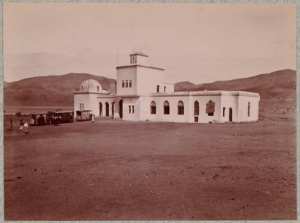 Hammam-Salahin. L'établissement, le tramway qui le met à une demi-heure de Biskra (Image de propagande coloniale)