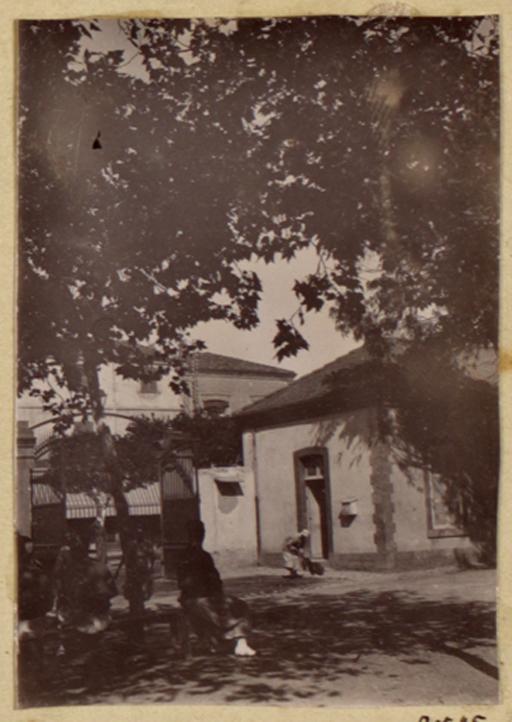 [Blida], le grand quartier, entrée (Image de propagande coloniale)