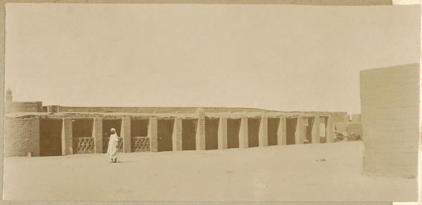 Adrar. Ecuries (Image de propagande coloniale)