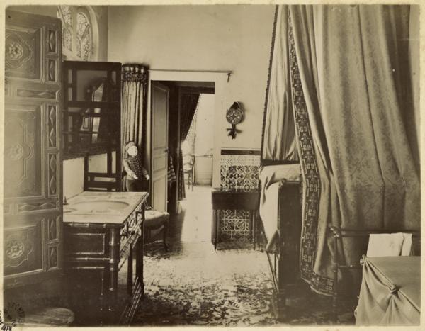[Constantine. Palais du bey de Constantine, siège de la division militaire : appartements du chef de la division ' Mannequin soldat] (Image de propagande coloniale)