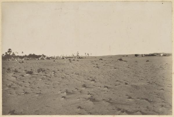 [Campement de la colonne du capitaine Pujat chargé de la construction du Fort Lallemand à El Goug] (Image de propagande coloniale)