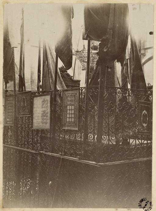 [intérieur d'une Zaouïa ou d'une mosquée à Touggourt ' El Oued ' ] (Image de propagande coloniale)