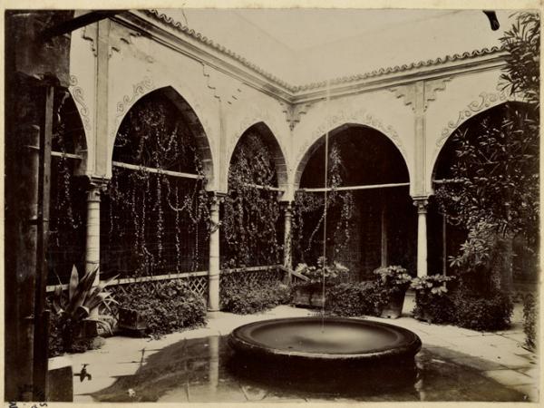 [Constantine. Jardin du palais du bey de Constantine, siège de la division militaire] (Image de propagande coloniale)