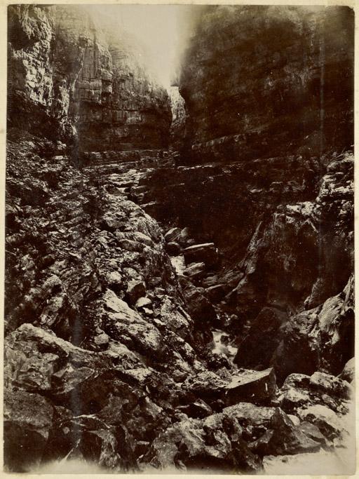 [Constantine : gorges du Rhummel] (Image de propagande coloniale)