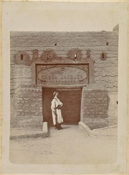 Porte de la kasba Jacques. Réduit du poste d'Adrar (Image de propagande coloniale)