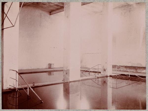 Hammam-Rirha. La grande piscine (Image de propagande coloniale)