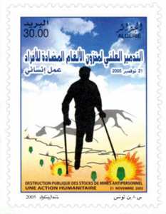 Destruction publique des stocks de mines antipersonnel (Timbre poste Algérie)