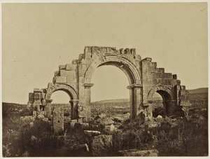 Ruines d'arcades de Septime Sévère (Lambessa) (Image de propagande coloniale)
