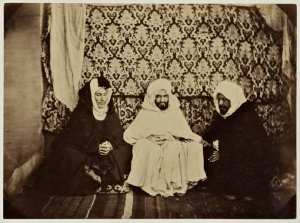 Si el Haoussin ben Mahiddin, Si Said ben Mahiddin, Si Mustapha ben Mahiddin, frères d'Abd-el-Kader (Image de propagande coloniale)