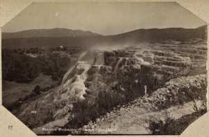 Hammam Meskoutine. Cascade d'eau chaude (Image de propagande coloniale)