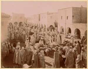 Marché arabe de Biskra (Image de propagande coloniale)