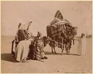 Femmes arabes en voyage au desert [Bassour] (Image de propagande coloniale)