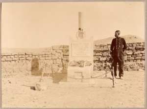 Morts au champ d'honneur [tombe du sous-lieutenant Victor Collot (1871-1896) tué le 31 octobre 1896 par des Chaambas. (Image de propagande coloniale)