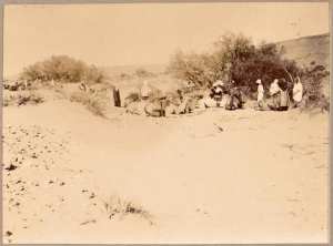 Dans l'Oued In Sohki (Image de propagande coloniale)